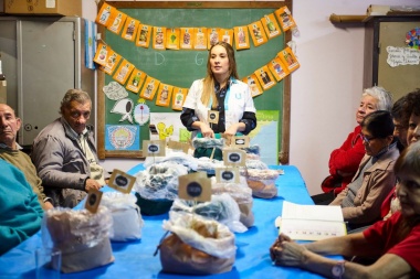 El Municipio brindó un taller de alimentación saludable a jovenes y adultos de la escuela "Yeján Akainix"